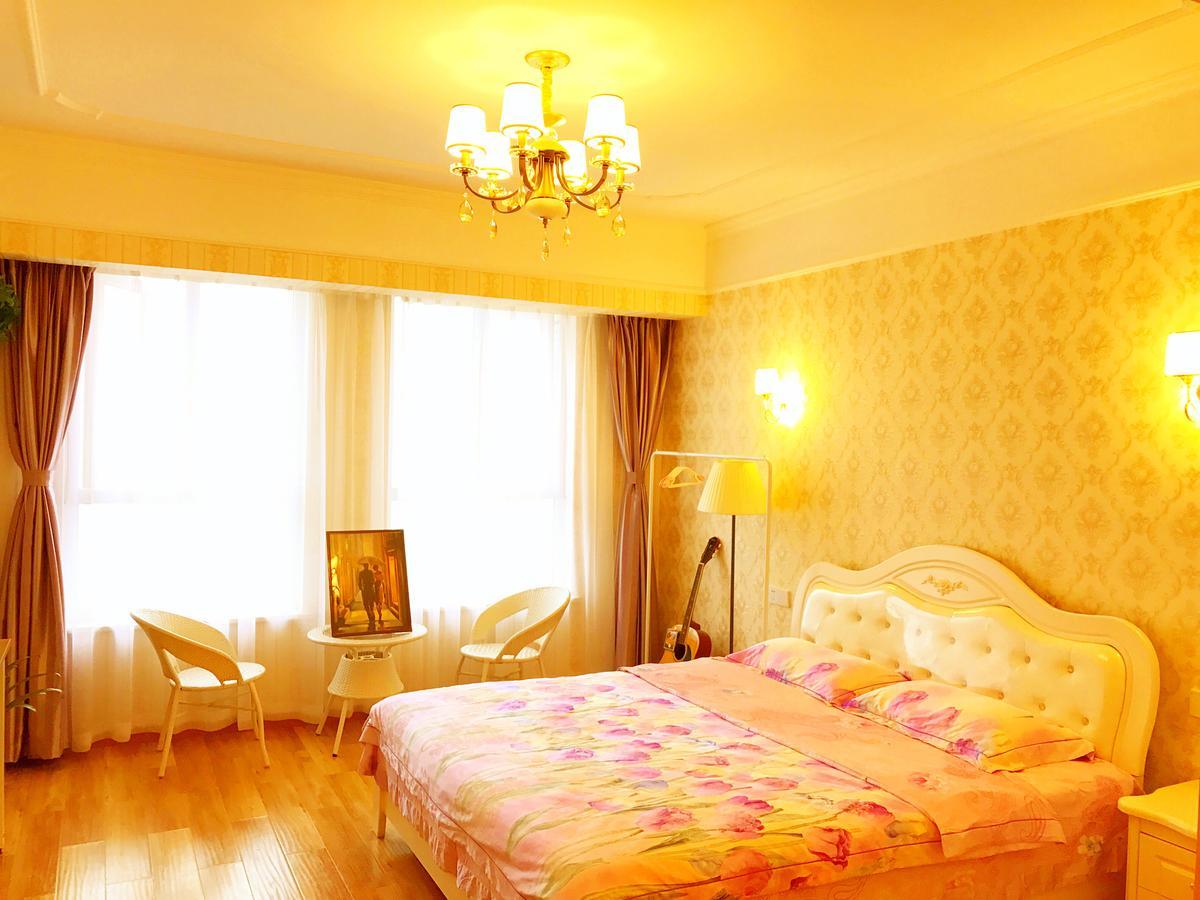 Line 2 Apartment Wuhan Buitenkant foto