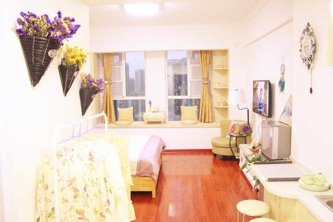 Line 2 Apartment Wuhan Buitenkant foto