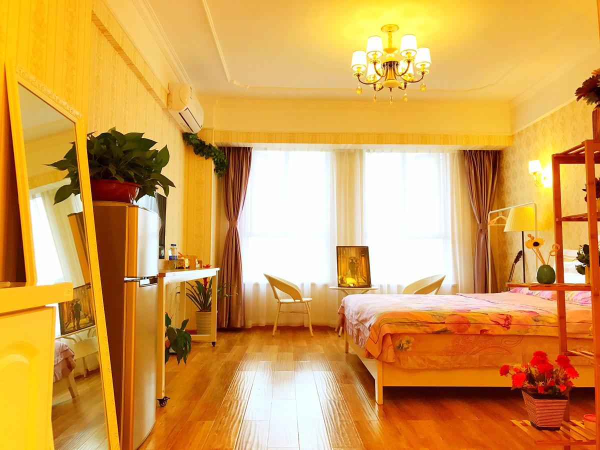 Line 2 Apartment Wuhan Buitenkant foto