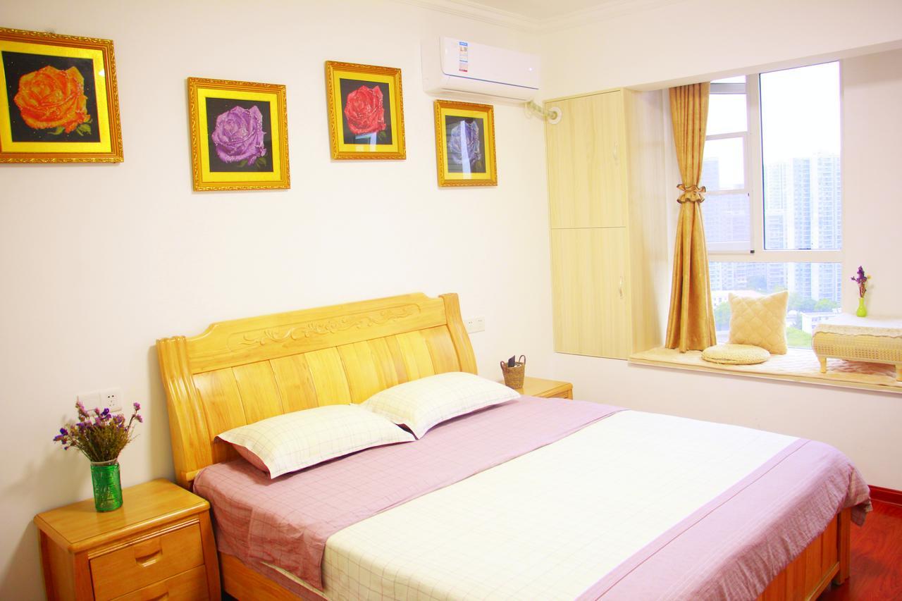 Line 2 Apartment Wuhan Buitenkant foto