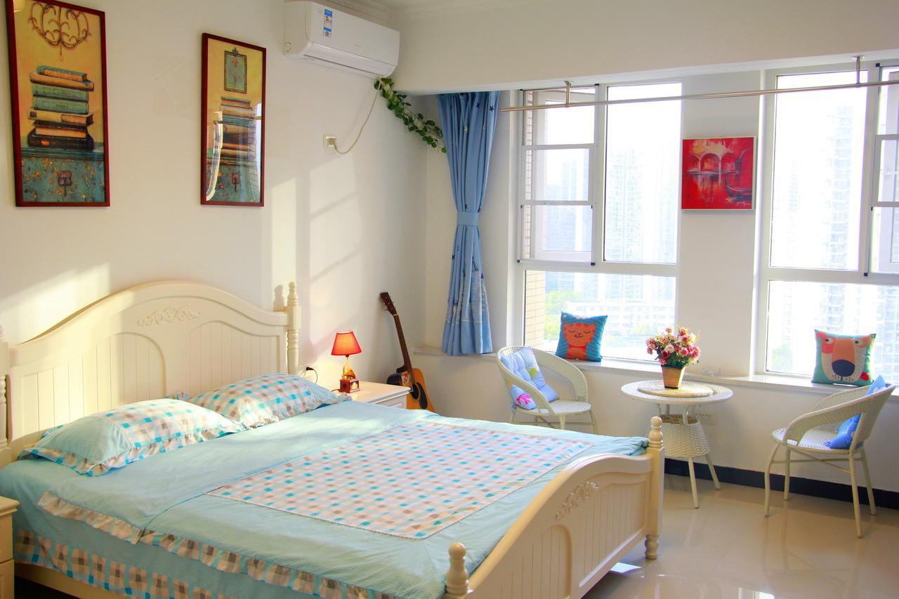 Line 2 Apartment Wuhan Buitenkant foto