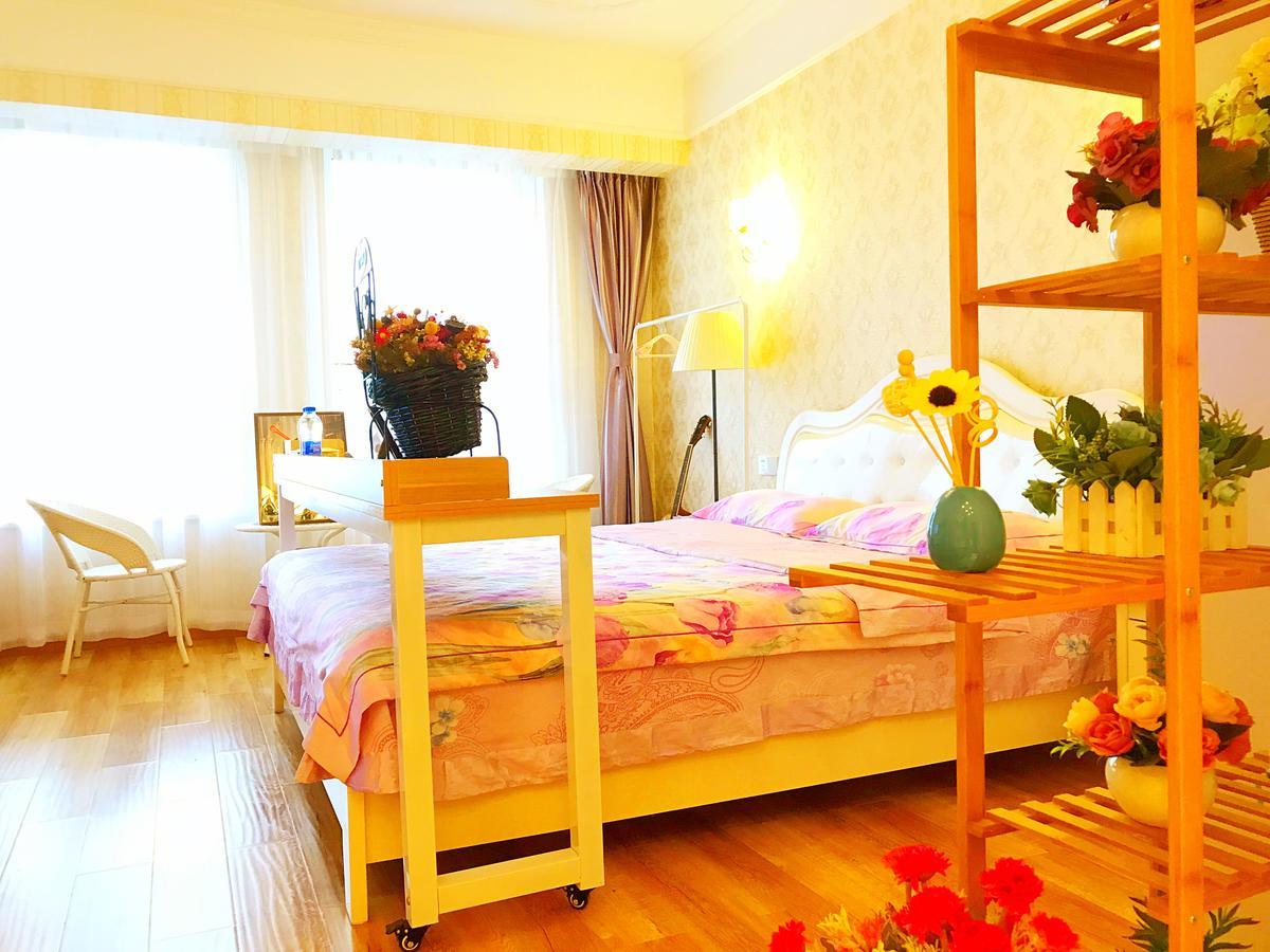 Line 2 Apartment Wuhan Buitenkant foto