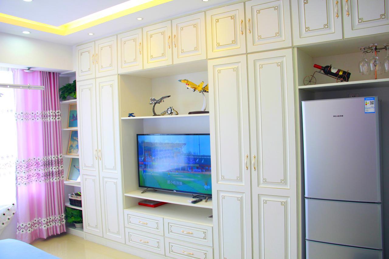 Line 2 Apartment Wuhan Buitenkant foto