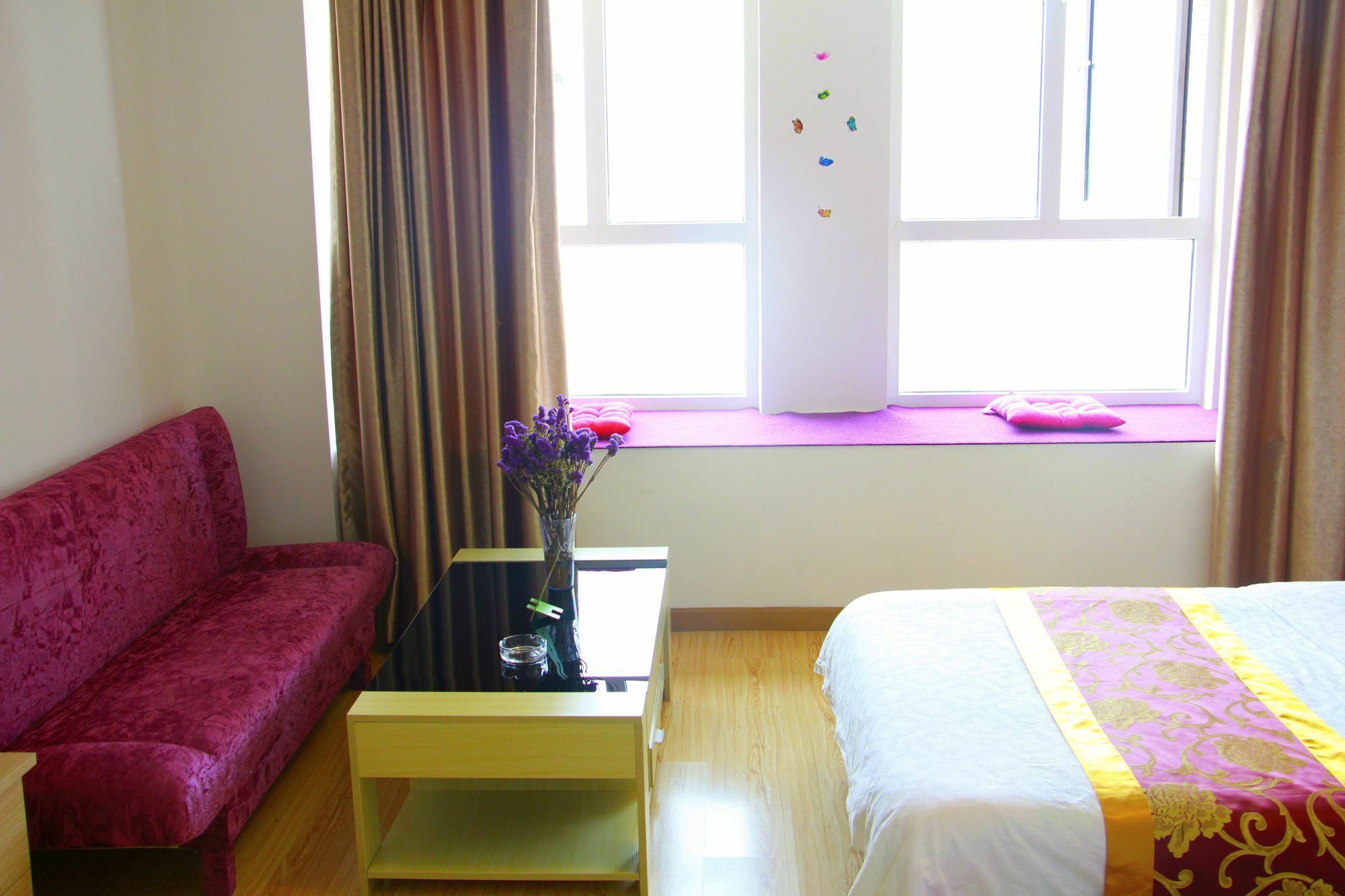 Line 2 Apartment Wuhan Buitenkant foto